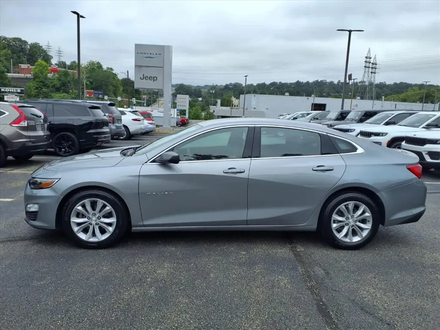 2023 Chevrolet Malibu 1LT photo 1