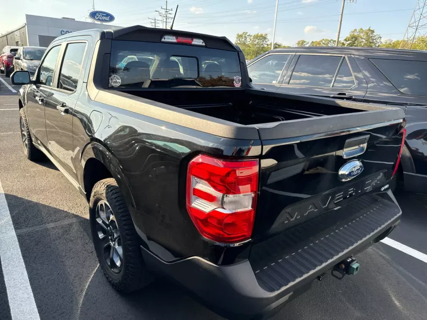 2022 Ford Maverick XLT photo 1
