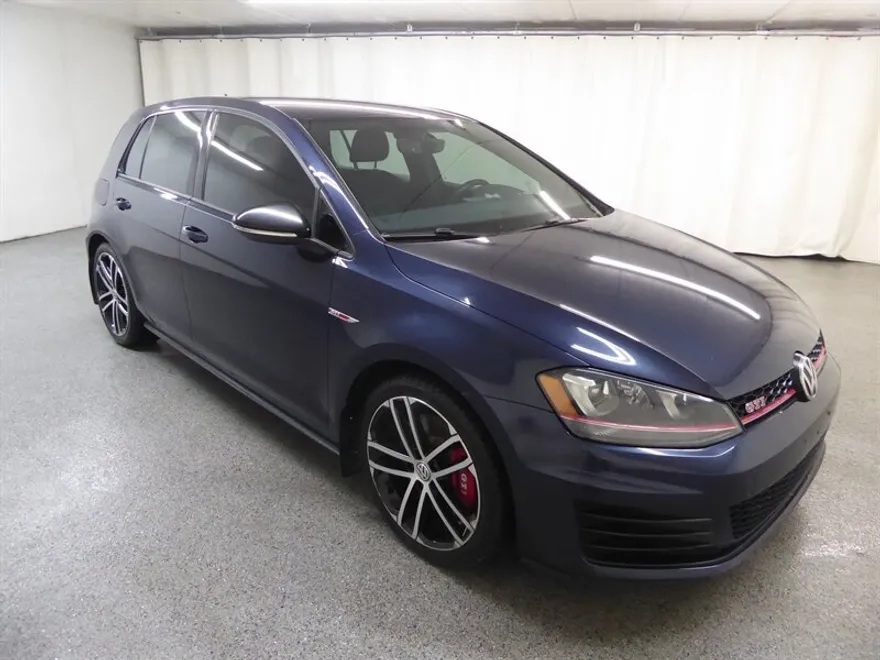 2017 Volkswagen Golf GTI SE photo 1