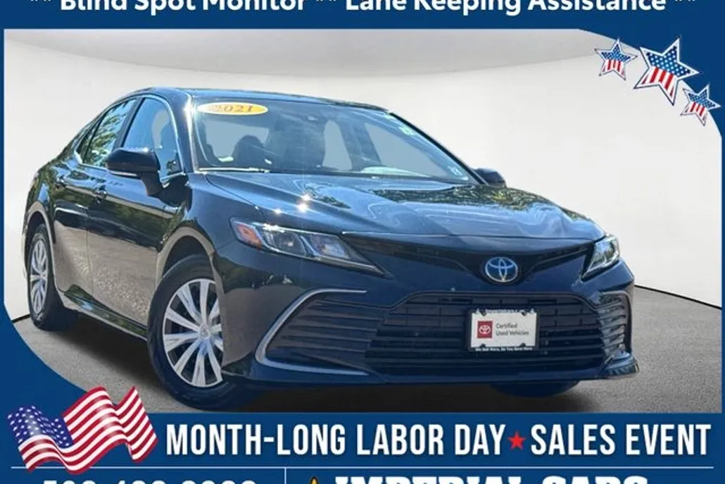 2021 Toyota Camry Hybrid LE photo 1