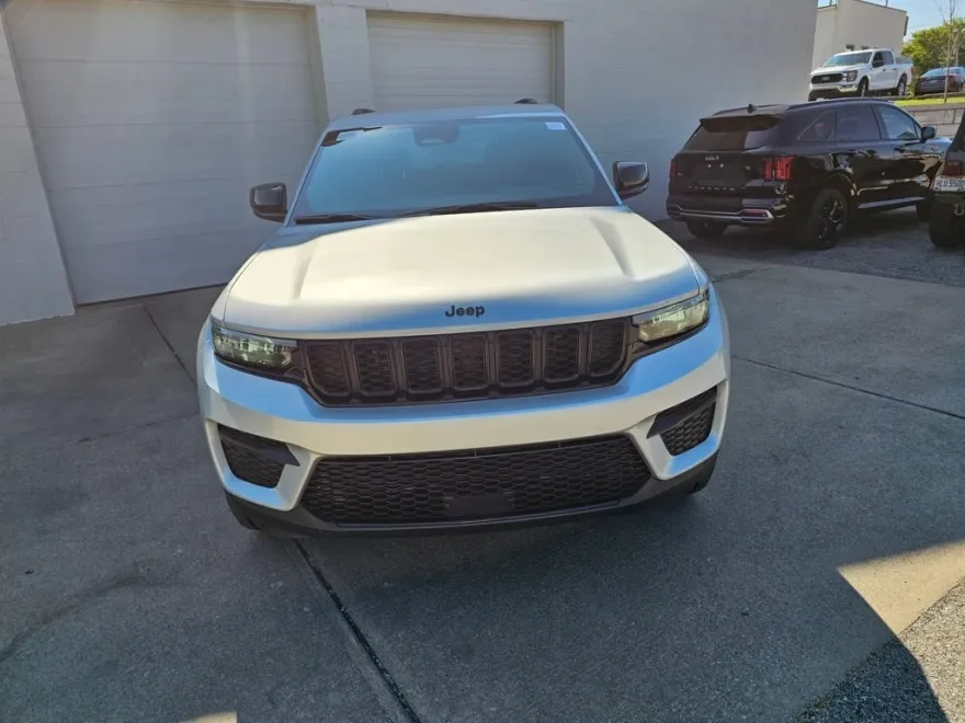 2025 Jeep Grand Cherokee Altitude X photo 1