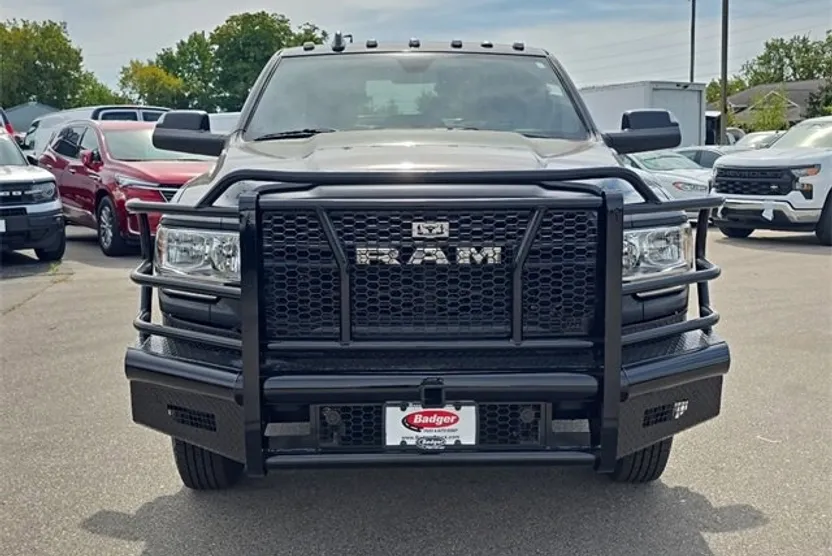 2022 Ram 3500 Tradesman photo 1