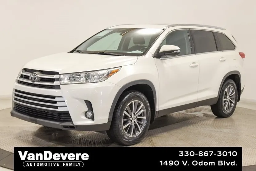 2019 Toyota Highlander SE photo 1