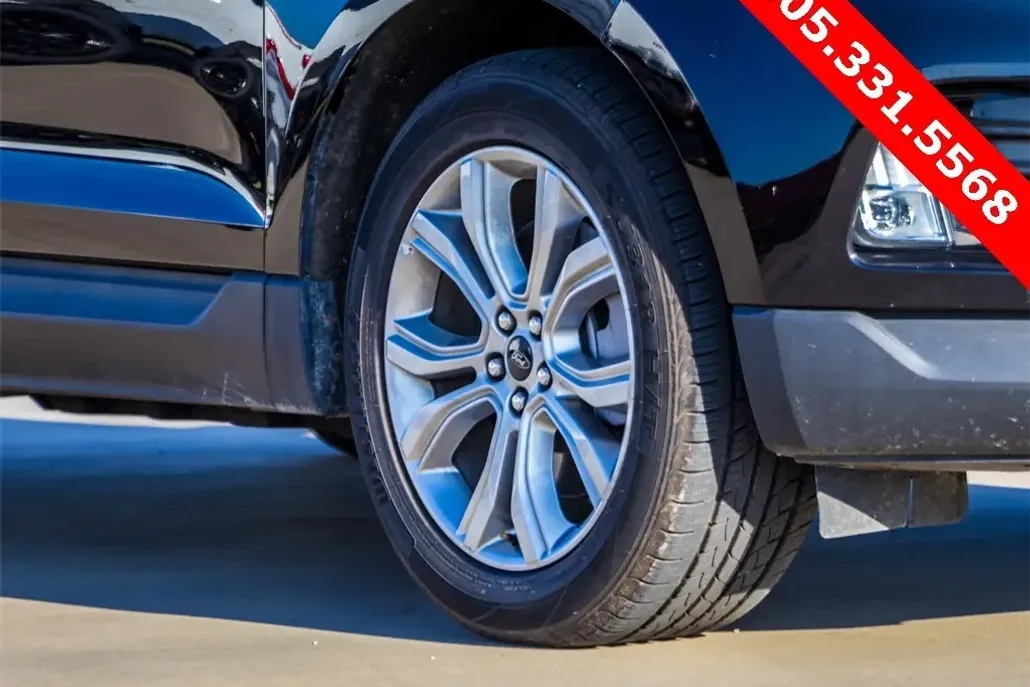 2024 Ford Edge Titanium photo 1