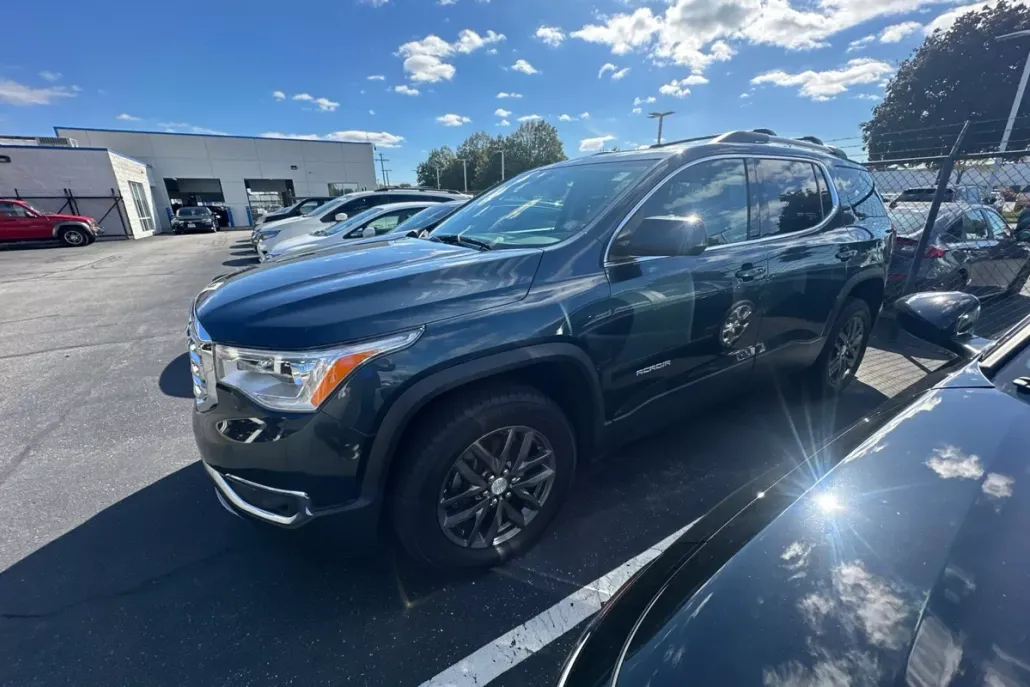 2019 Gmc Acadia SLT photo 1