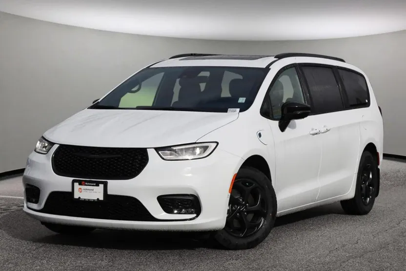 2025 Chrysler Pacifica Hybrid Limited S Appearance photo 1