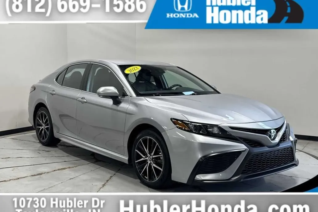 2023 Toyota Camry SE photo 1