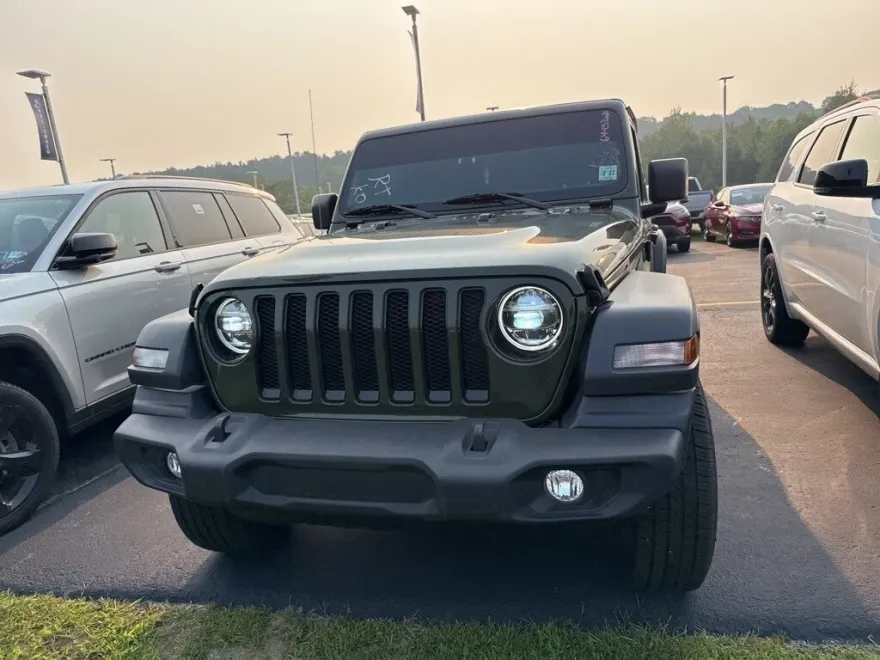 2022 Jeep Wrangler Unlimited Sport Altitude photo 1