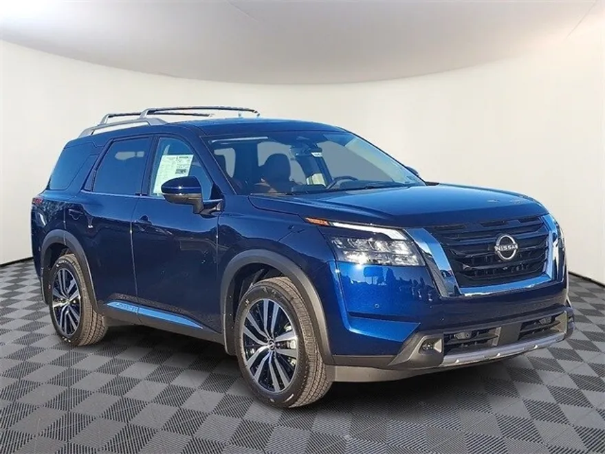 2025 Nissan Pathfinder Platinum photo 1