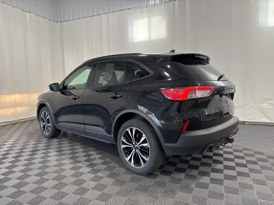 2022 Ford Escape SEL photo 1