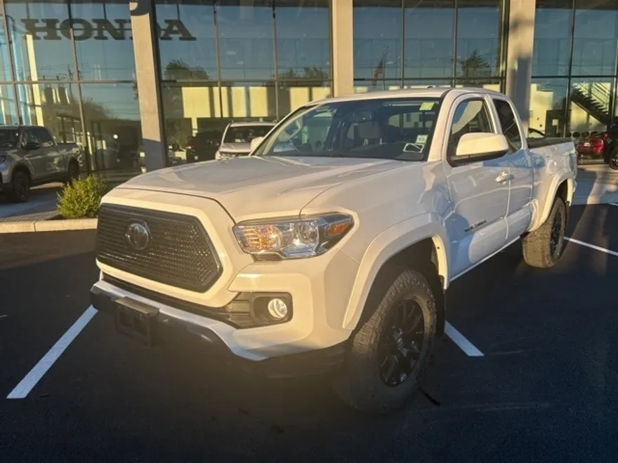 2019 Toyota Tacoma SR5 V6 photo 1