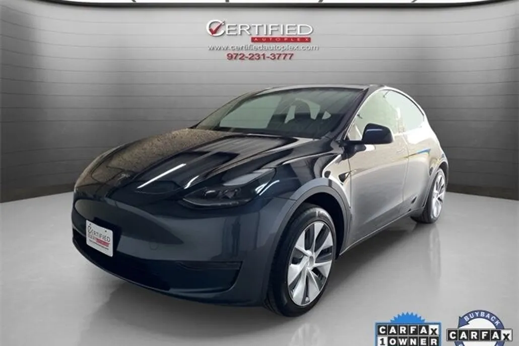 2024 Tesla Model Y Long Range photo 1