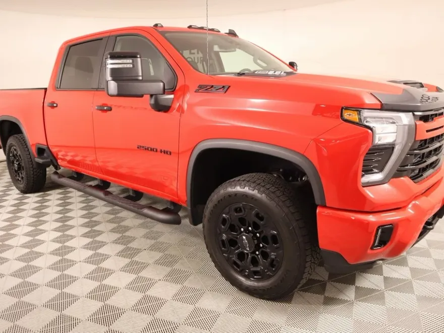 2024 Chevrolet Silverado 2500HD LT photo 1