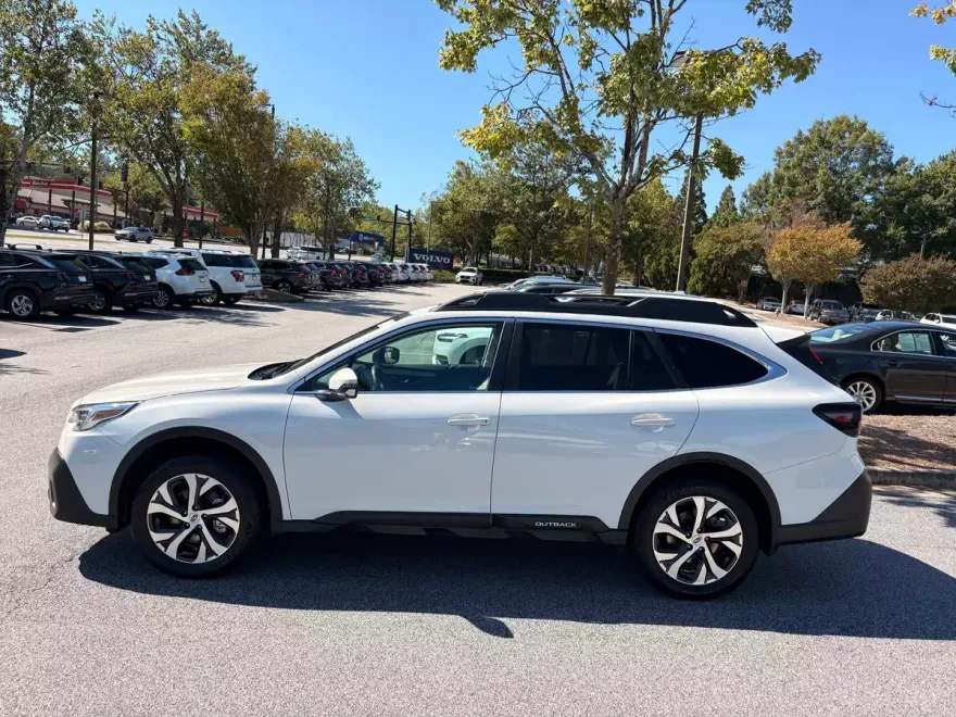 2021 Subaru Outback Limited photo 1