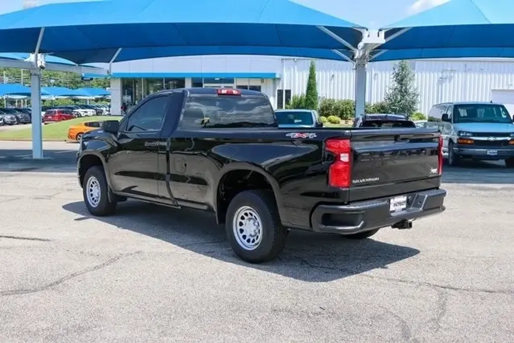 2025 Chevrolet Silverado 1500 photo 1