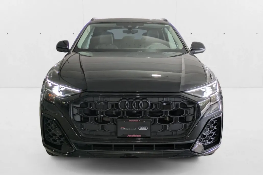 2024 Audi Q8 55 Premium Plus photo 1