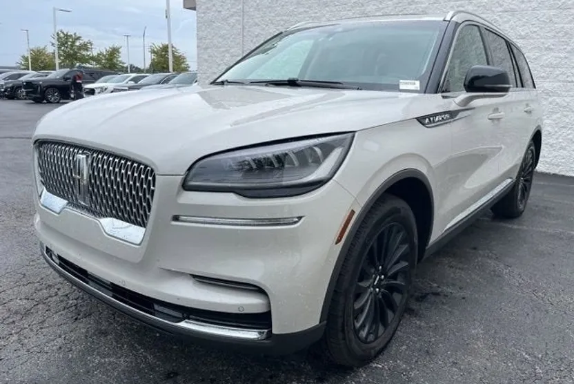 2024 Lincoln Aviator Premiere photo 1