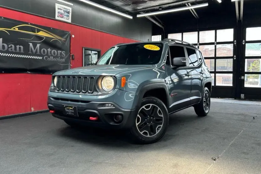 2017 Jeep Renegade Trailhawk Sport photo 1