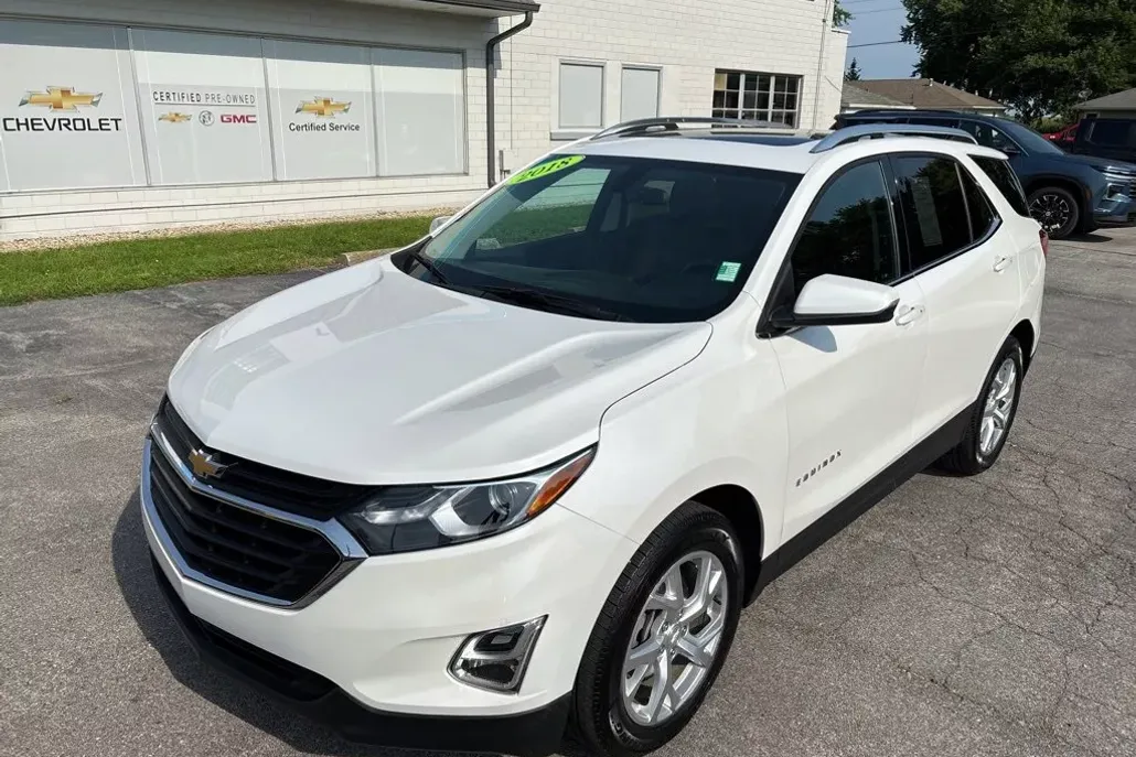 2018 Chevrolet Equinox LT photo 1