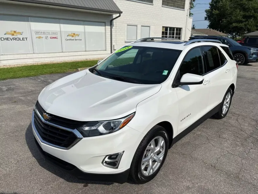 2018 Chevrolet Equinox LT photo 1