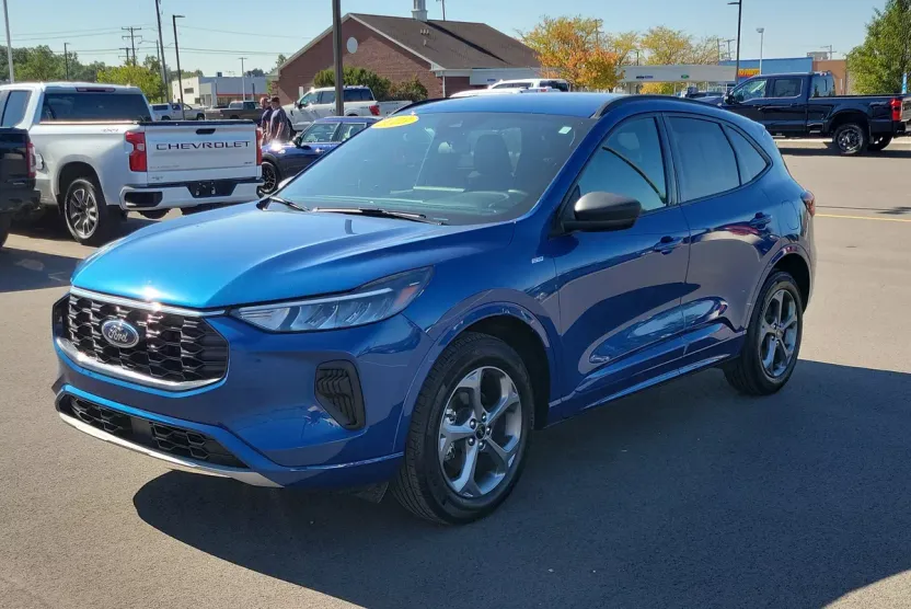 2023 Ford Escape ST-Line photo 1