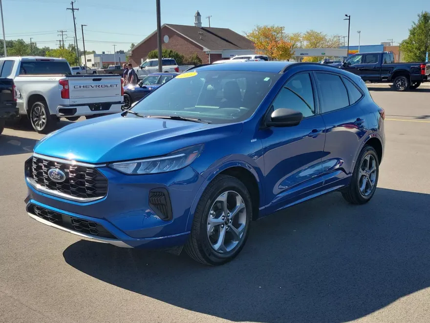 2023 Ford Escape ST-Line photo 1