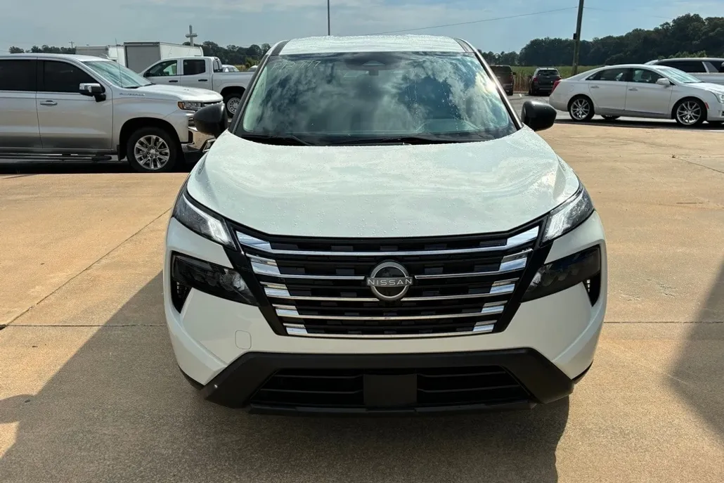 2024 Nissan Rogue S photo 1