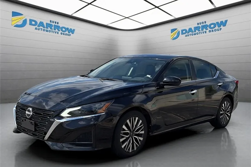 2023 Nissan Altima 2.5 SV photo 1