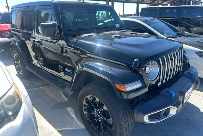 2022 Jeep Wrangler Unlimited Sahara 4xe photo 1