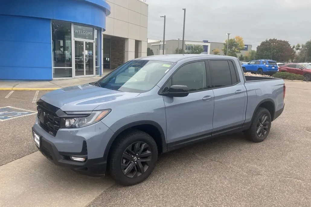2025 Honda Ridgeline Sport photo 1