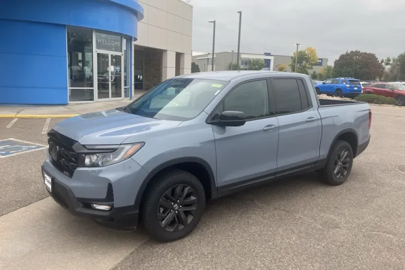2025 Honda Ridgeline Sport photo 1