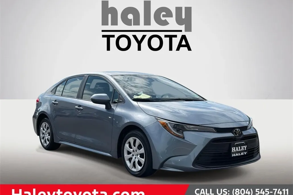 2024 Toyota Corolla LE photo 1