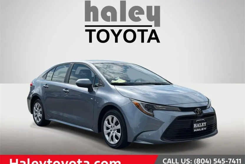 2024 Toyota Corolla LE photo 1