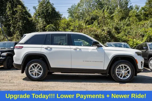 2025 Jeep Grand Cherokee Laredo photo 1