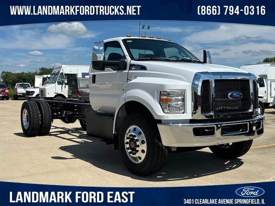 2025 Ford F-750 photo 1