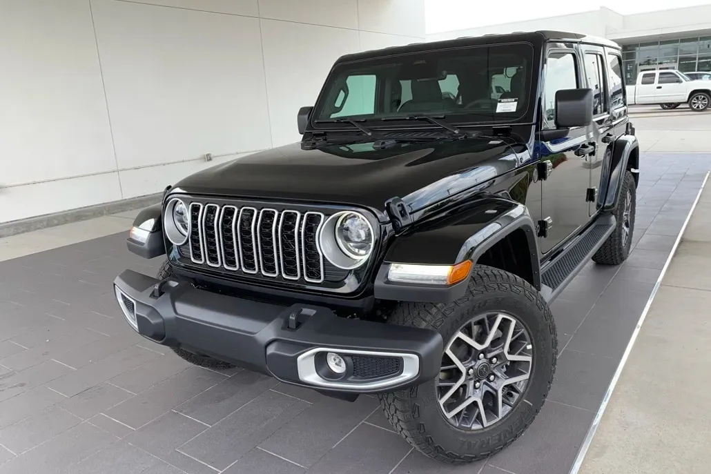 2025 Jeep Wrangler Sahara photo 1