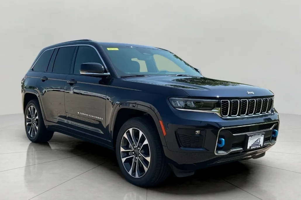 2024 Jeep Cherokee 4xe Overland photo 1