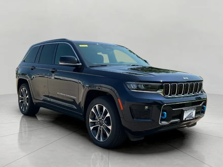 2024 Jeep Cherokee 4xe Overland photo 1