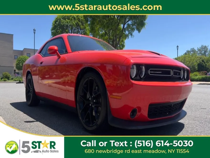2022 Dodge Challenger GT photo 1