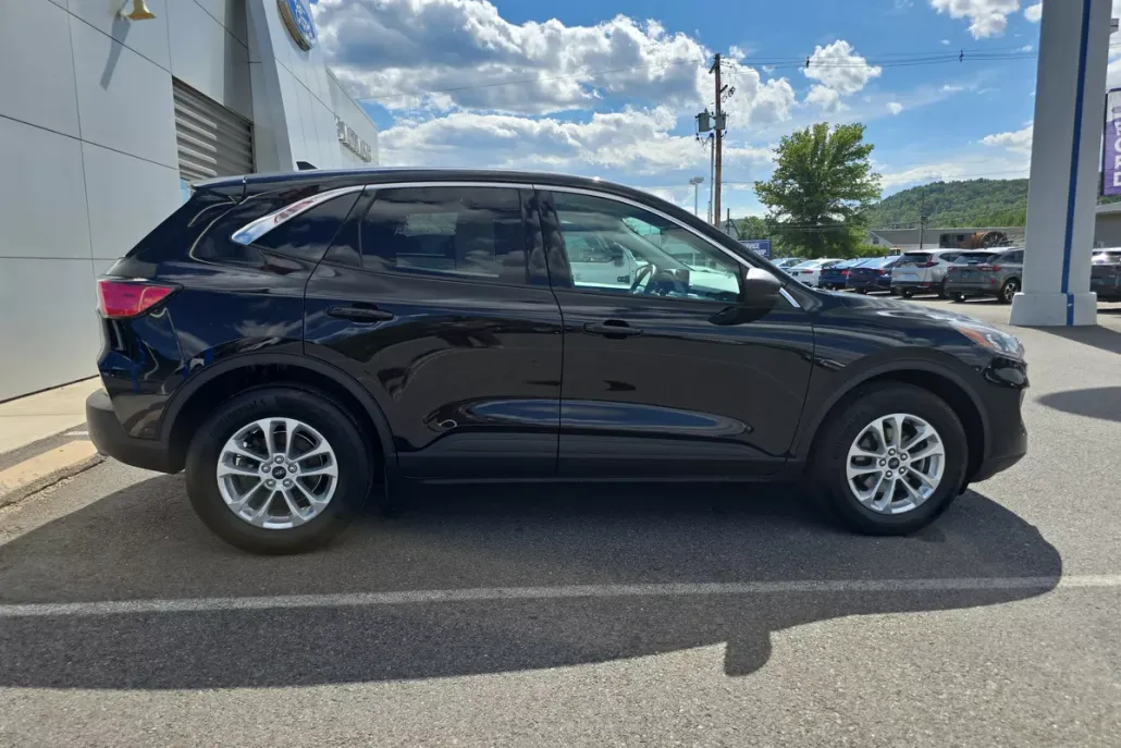 2022 Ford Escape SE photo 1