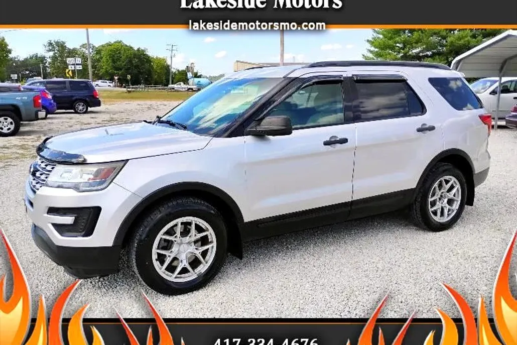 2017 Ford Explorer Base photo 1