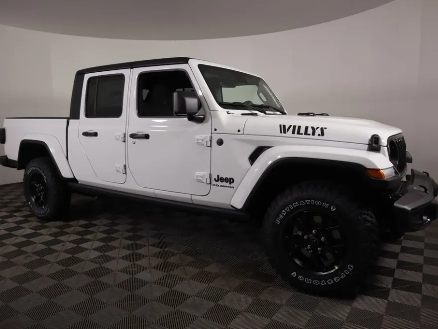 2025 Jeep Gladiator Willys photo 1