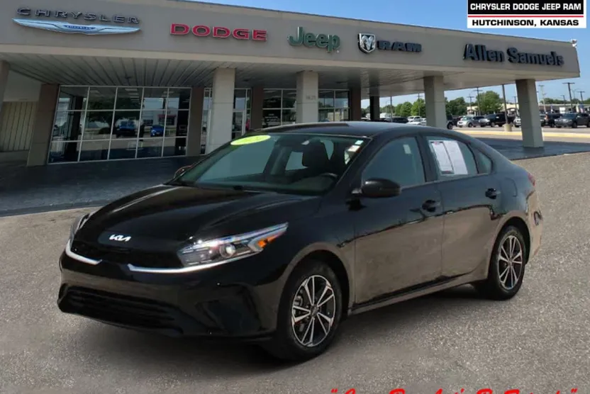 2024 Kia Forte LXS photo 1