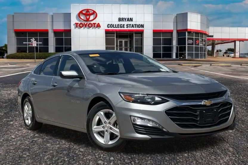 2023 Chevrolet Malibu 1LT photo 1