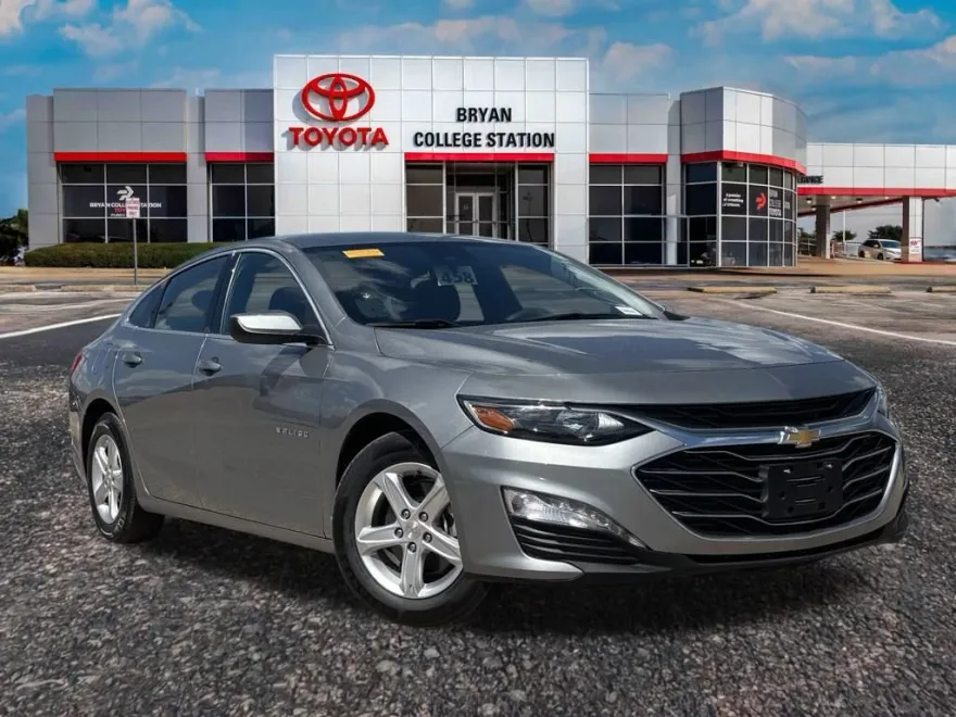2023 Chevrolet Malibu 1LT photo 1