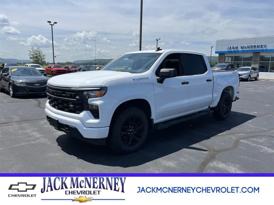 2024 Chevrolet Silverado 1500 Custom photo 1