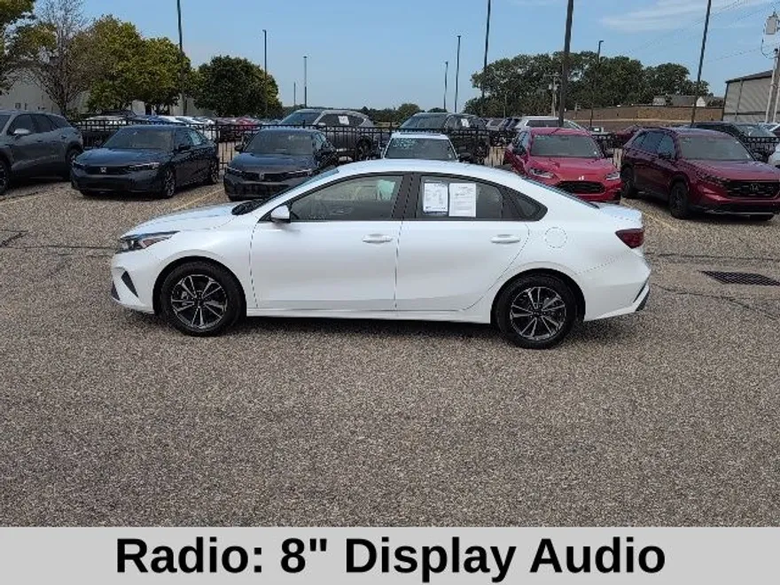 2024 Kia Forte LXS photo 1