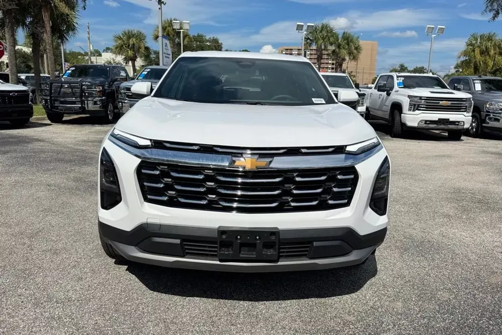 2026 Chevrolet Equinox LT photo 1