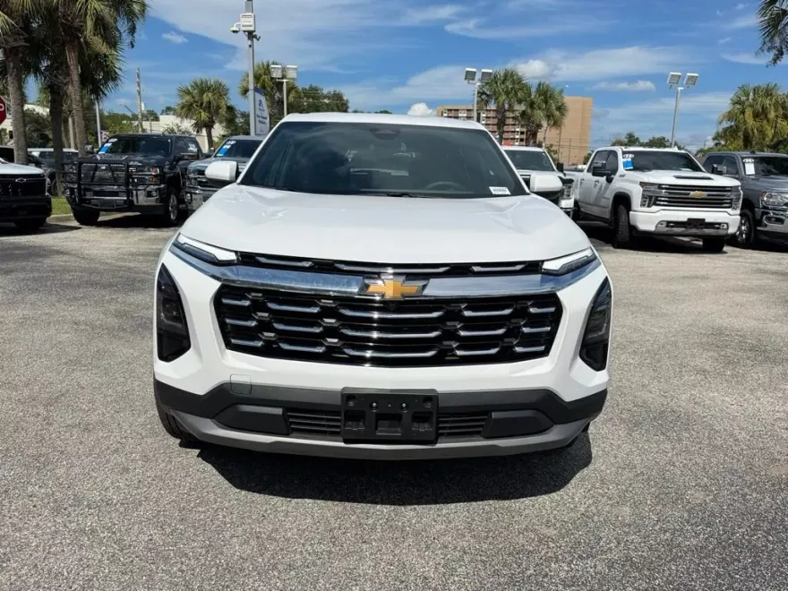 2026 Chevrolet Equinox LT photo 1