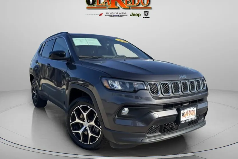 2024 Jeep Compass Latitude photo 1